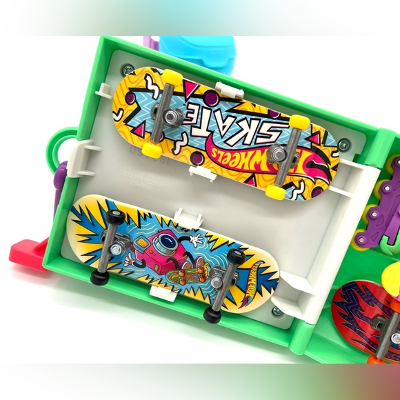 EUC Mattel Hot Wheels Skate 90’s Rewind & Grind Pack / Retro Multipack - Picture 9 of 12